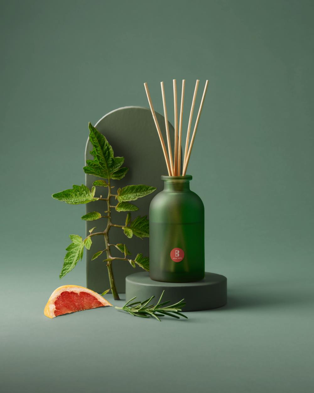 True Joy diffuser, Botanical freshness, ingredients, portrait.jpg